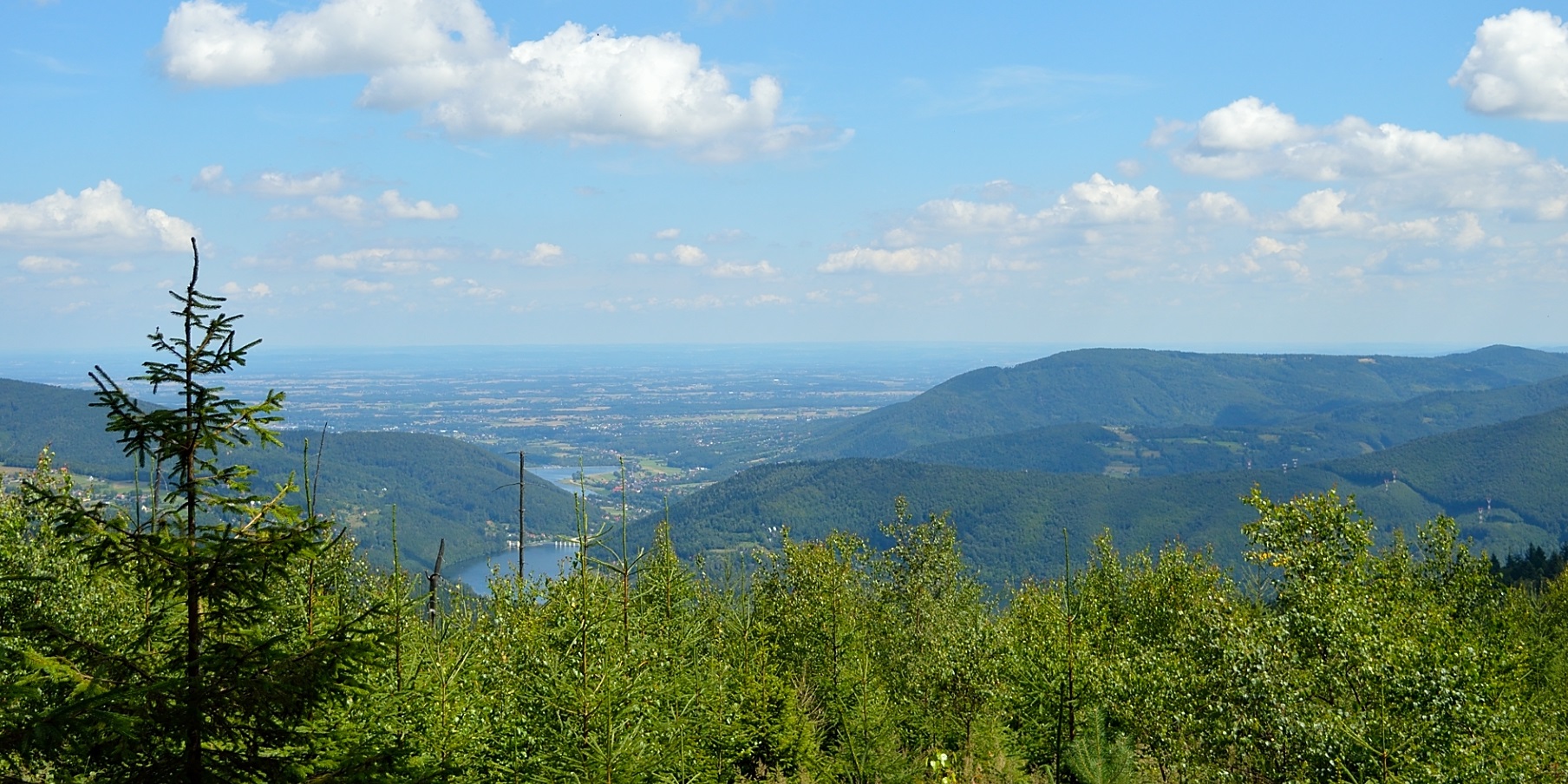 Why to climb the “Crown of Polish Mountains”? On our way to Czupel – the highest peak in Little Beskids