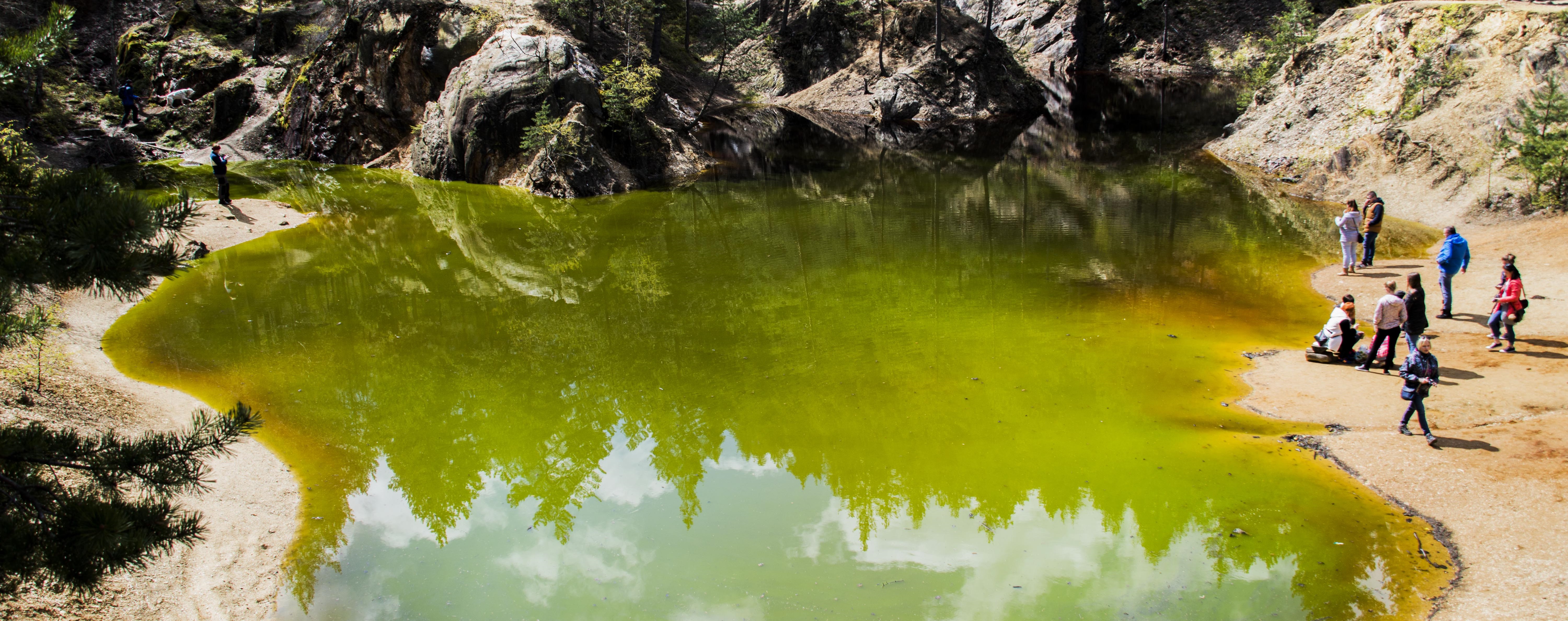 Poznaj nieodkrytą perełkę Polski. Kolorowe Jeziorka w Rudawskim Parku Krajobrazowym
