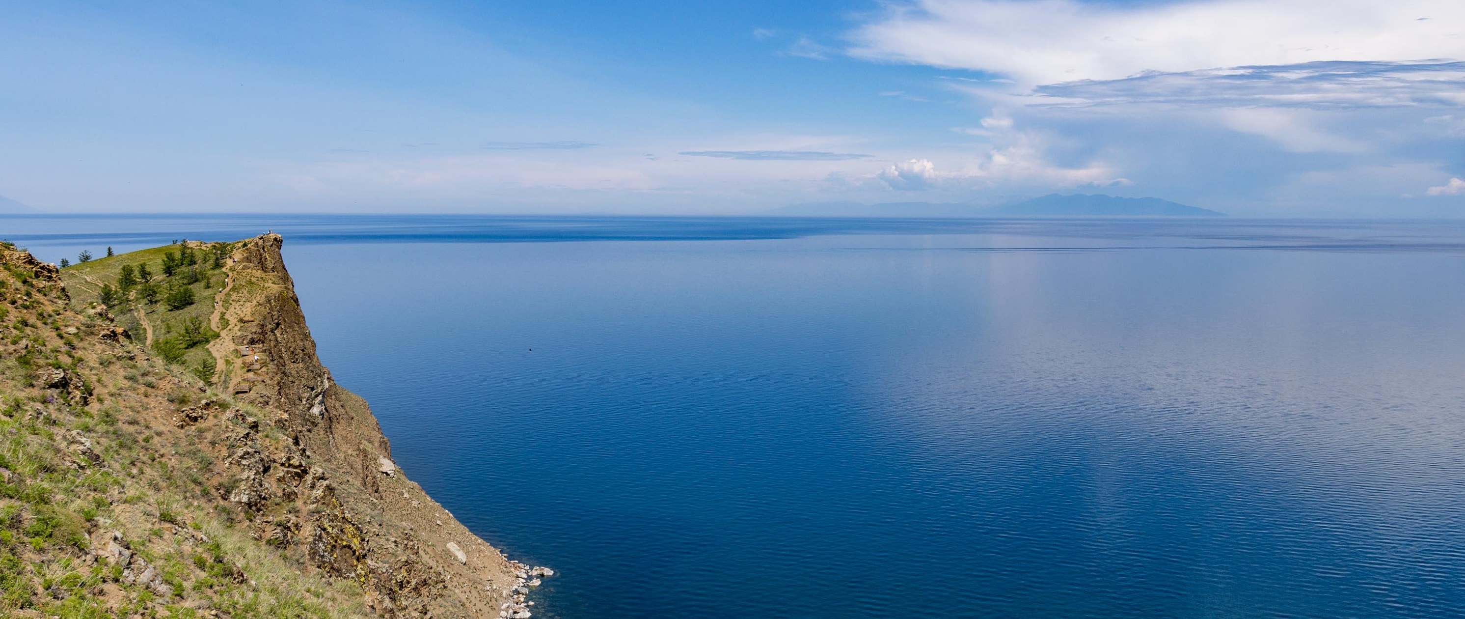Jezioro Bajkał. Atrakcje nad okiem Syberii, najgłębszym i najczystszym jeziorem świata.