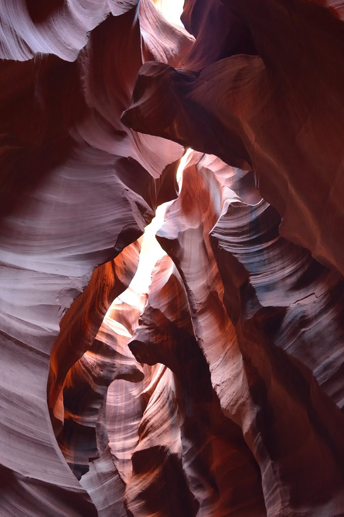 upper or lower antelope canyon