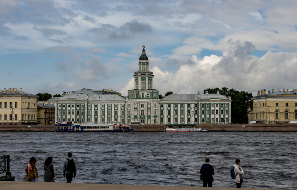 how to organize a trip to Saint petersburg, russia