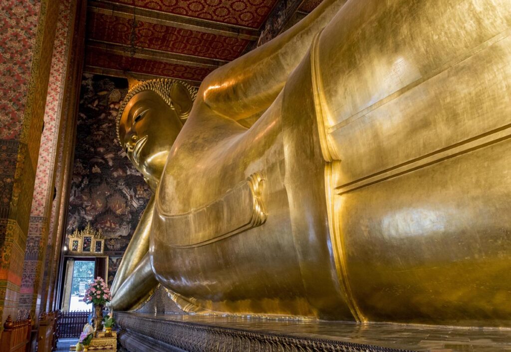 15 Top Things To Do In Bangkok. Discover The Vibrant Capital of Thailand in 2024! bagkok attractions wat pho