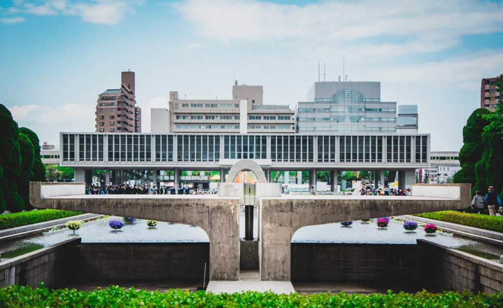 Japonia. 15 atrakcji, które warto zobaczyć w kraju kwitnącej wiśni. hiroshima muzeum pokoju zabytki japonii 2