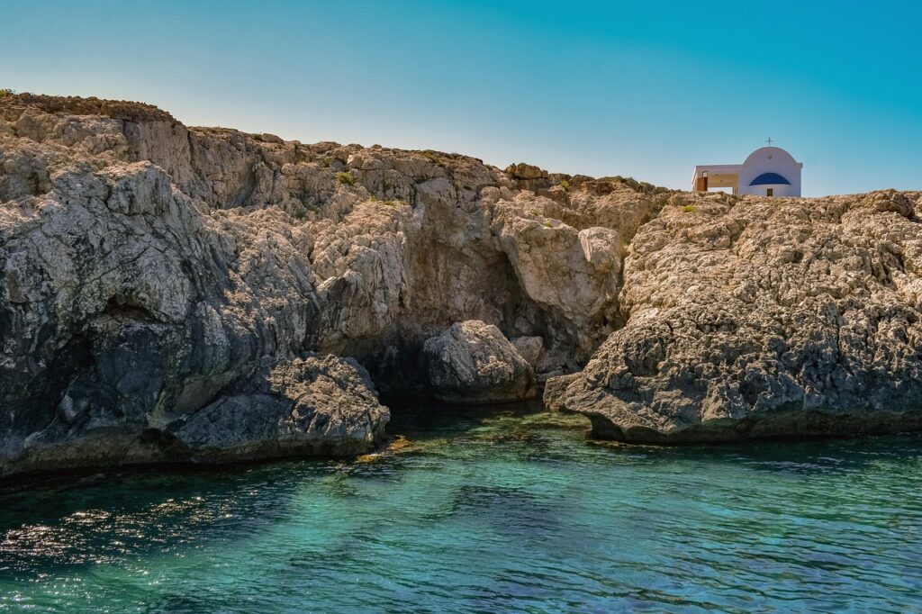 Cypr - pomysł na słoneczne wakacje nie tylko latem. cape greco