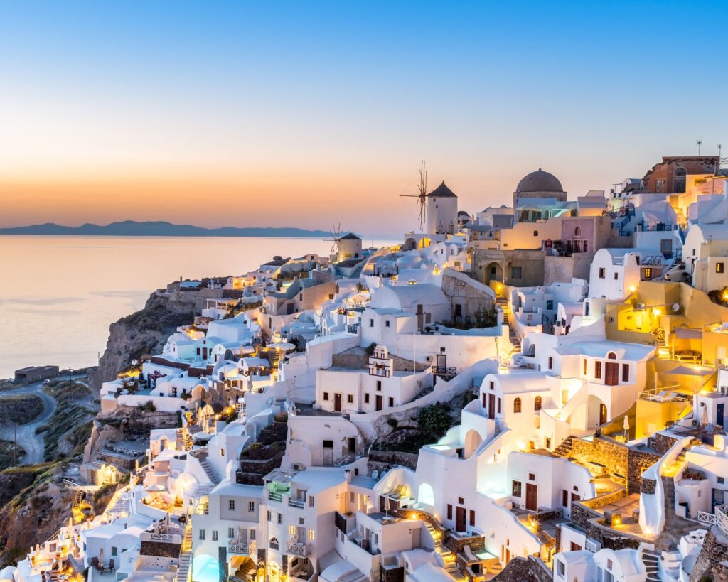 Santorini - wakacje. Co zobaczyć na wyspie bieli i błękitu? 3 Santorini - wakacje. Co zobaczyć na wyspie bieli i błękitu? grecja santorini wakacje oia