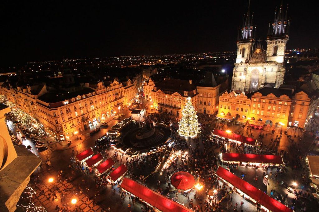 Najpiękniejsze jarmarki Bożonarodzeniowe w Europie. Gdzie warto pojechać? praga jarmark bozonarodzeniowy 1