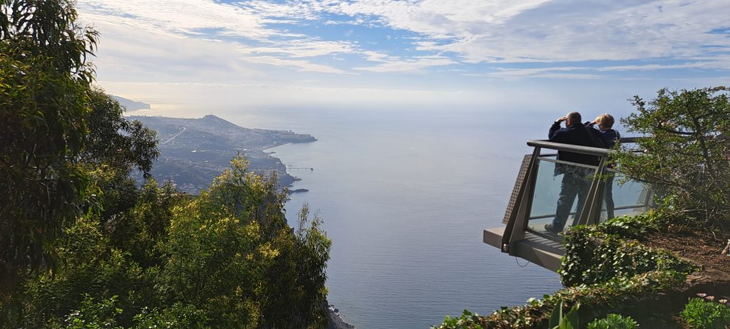 Madera poza sezonem. Dlaczego warto odwiedzić wyspę jesienią i zimą? cabo girao madera